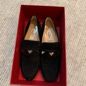 Never worn Valentino loafers